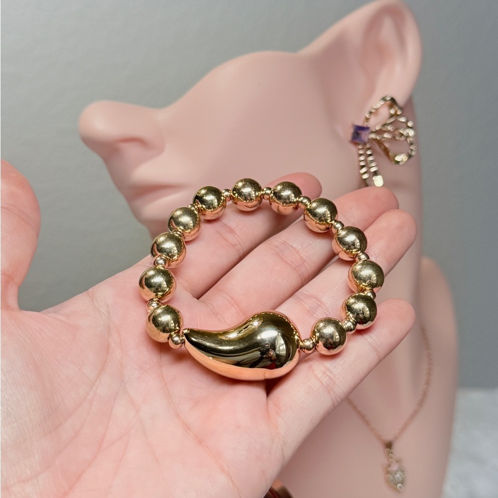 ⚜️ Elegant Gold Beaded Bracelet - Picture 3 of 4